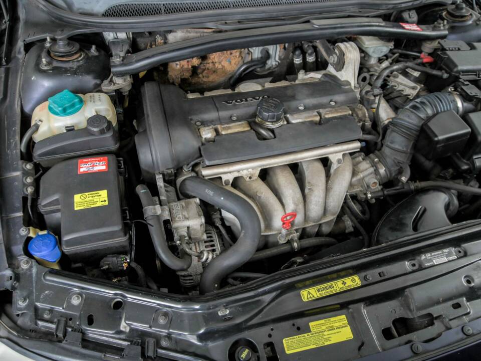 Bild 36/48 von Volvo V 70 2.4 (2006)