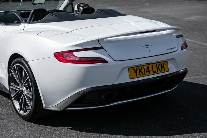 Image 37/50 of Aston Martin Vanquish Volante (2014)