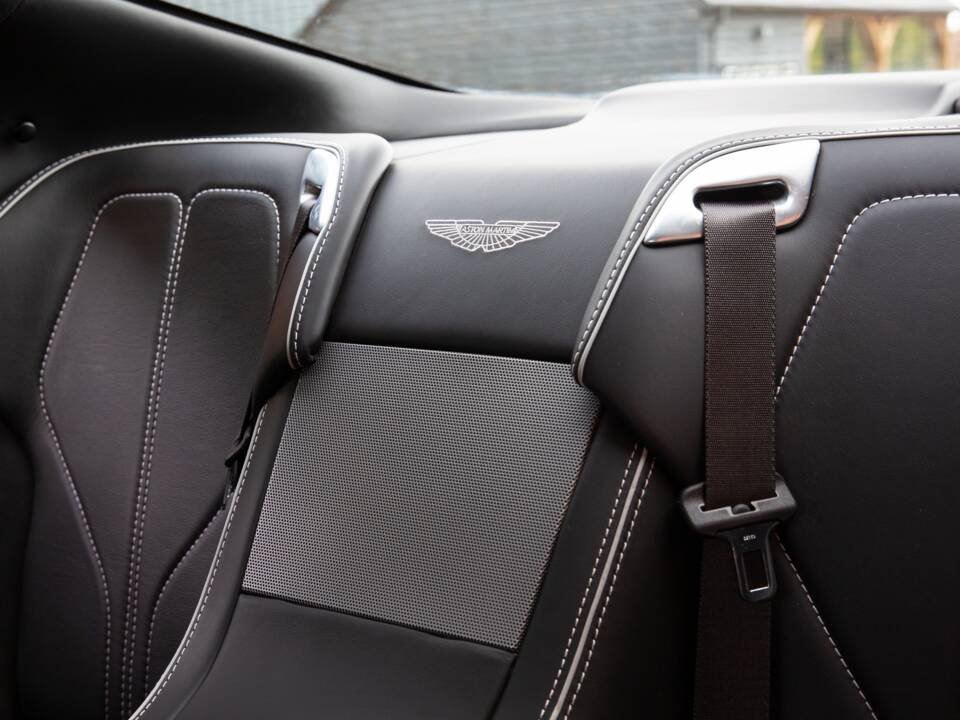 Image 68/94 of Aston Martin DB 9 (2014)