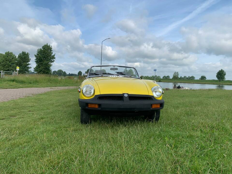 Image 3/8 de MG MGB (1980)