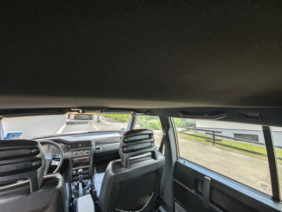 Image 13/13 of Volvo 760 Turbo (1989)