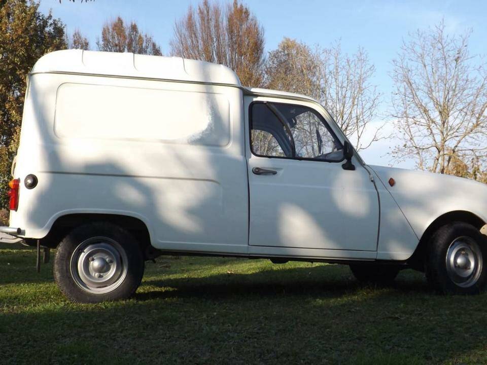 Bild 3/44 von Renault R 4 F4 (1982)