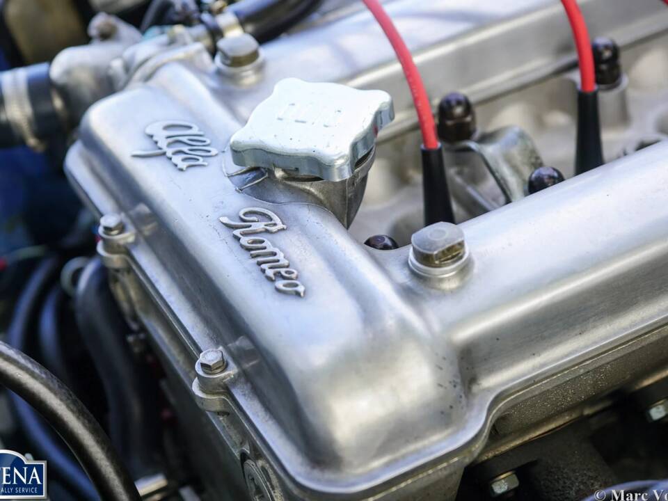 Bild 26/62 von Alfa Romeo 2000 GT Veloce (1974)