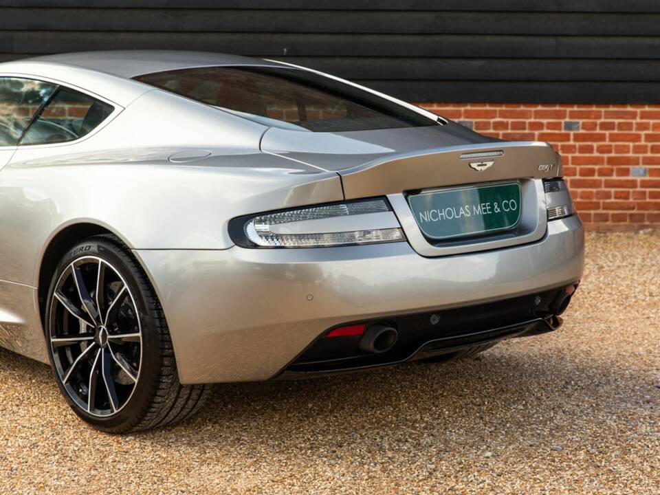 Image 36/50 of Aston Martin DB 9 GT (2015)