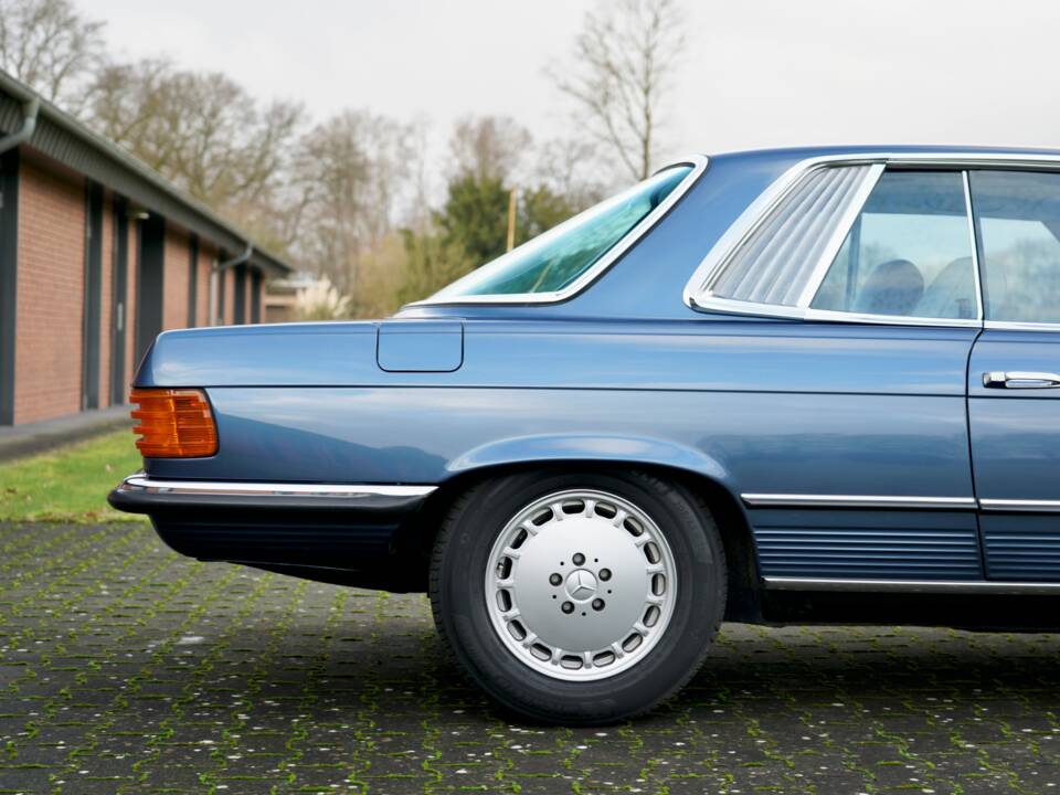 Image 9/61 de Mercedes-Benz 500 SLC (1981)