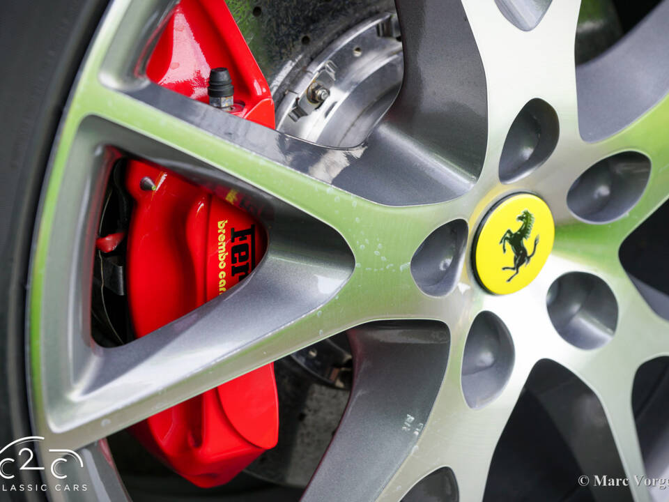 Image 39/85 de Ferrari California (2010)