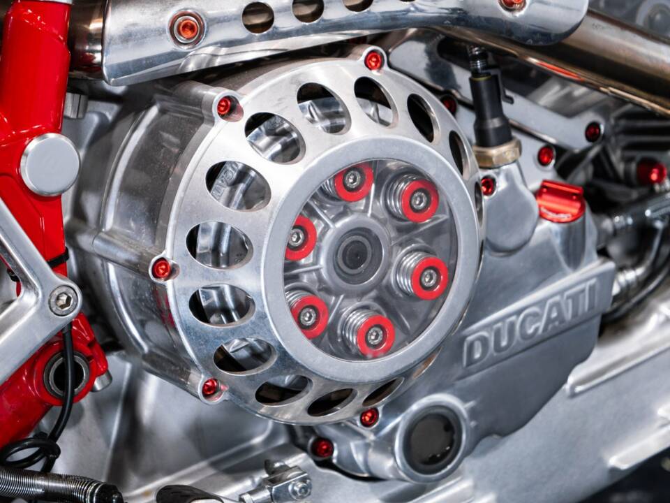 Immagine 38/50 di Ducati DUMMY (2003)