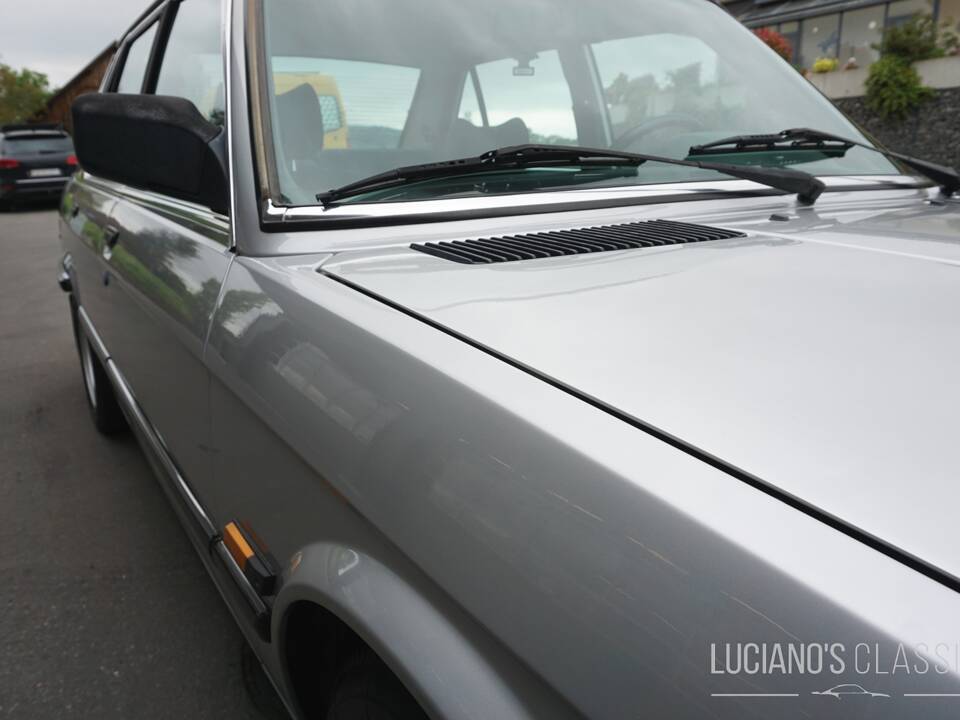 Image 31/59 of BMW 528i (1982)