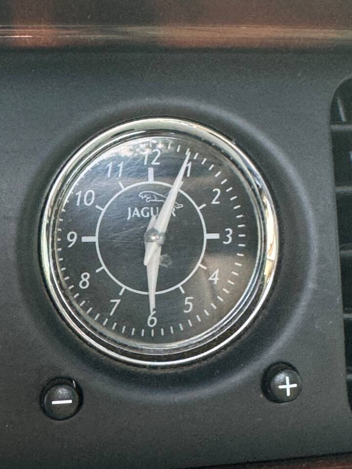 Image 17/22 of Jaguar XJR Super V8 (2005)