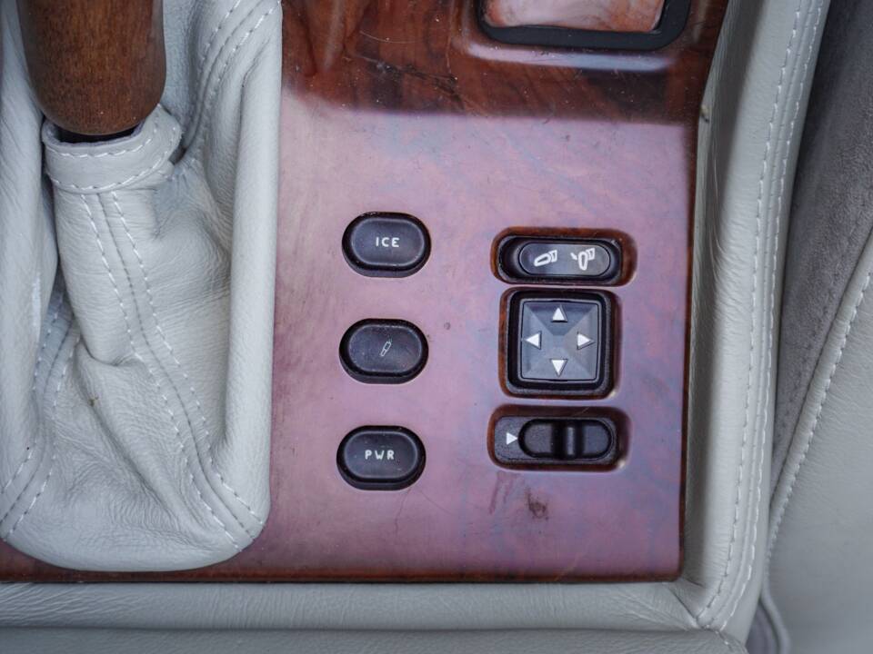 Image 16/43 of Maserati Quattroporte 3.2 Evoluzione (1999)