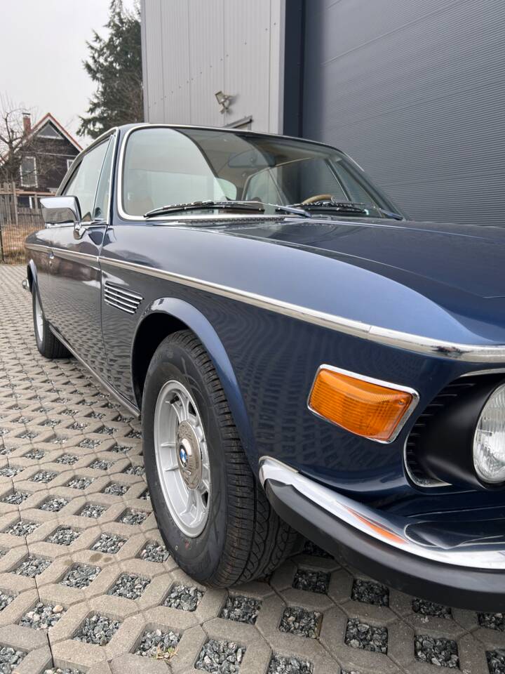 Image 25/28 of BMW 3.0 CS (1975)