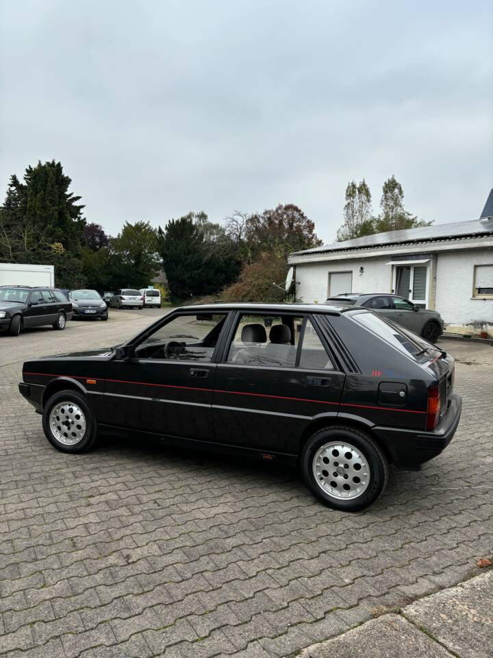 Image 3/8 of Lancia Delta 1.6 HF (1989)