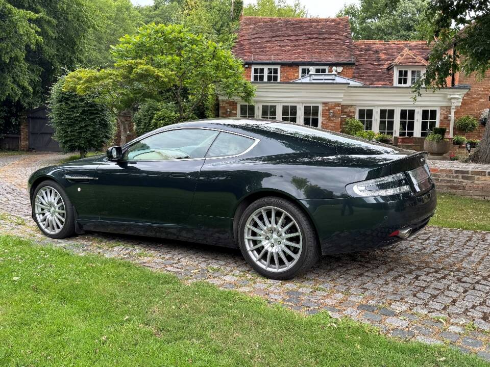 Image 17/43 of Aston Martin DB 9 (2008)