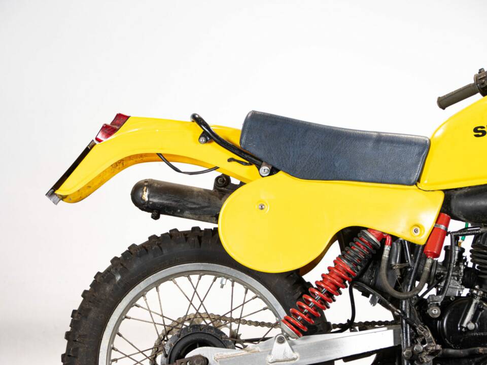 Image 22/46 of Suzuki PE 175 (1981)