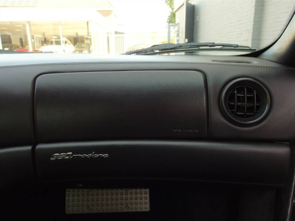 Afbeelding 63/99 van Ferrari 360 Modena (2000)