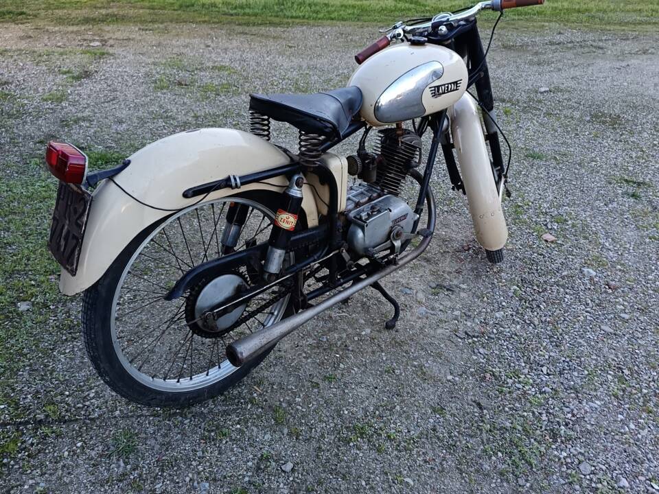 Imagen 5/6 de Laverda 75 Sport (1953)