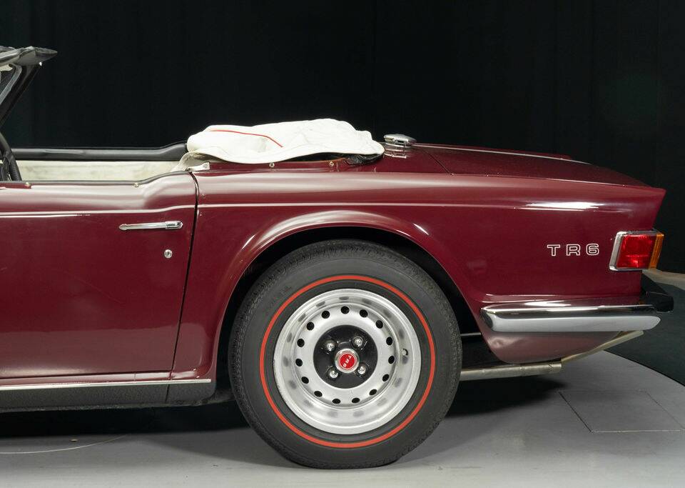 Image 8/8 de Triumph TR 6 (1971)