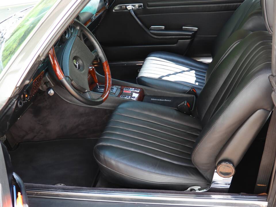 Image 49/59 of Mercedes-Benz 500 SLC (1980)