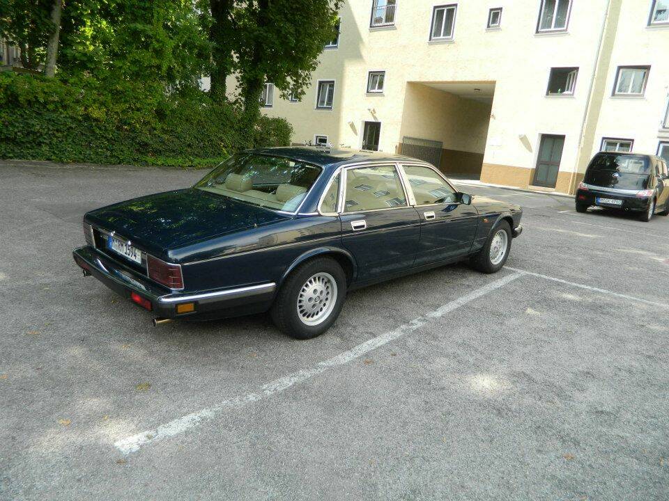 Bild 3/16 von Jaguar XJ 40 4.0 (1992)