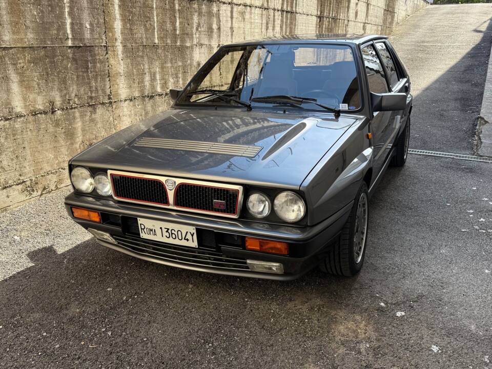 Image 3/35 of Lancia Delta HF Integrale 16V (1990)