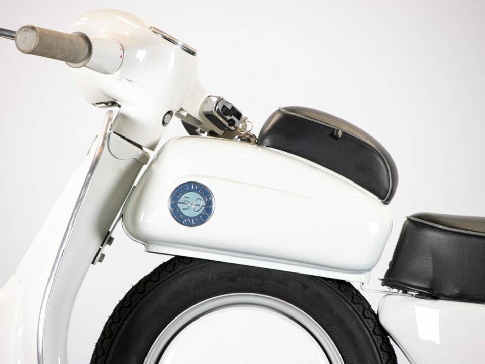 Immagine 21/50 di Piaggio Vespa 50 SS (1966)