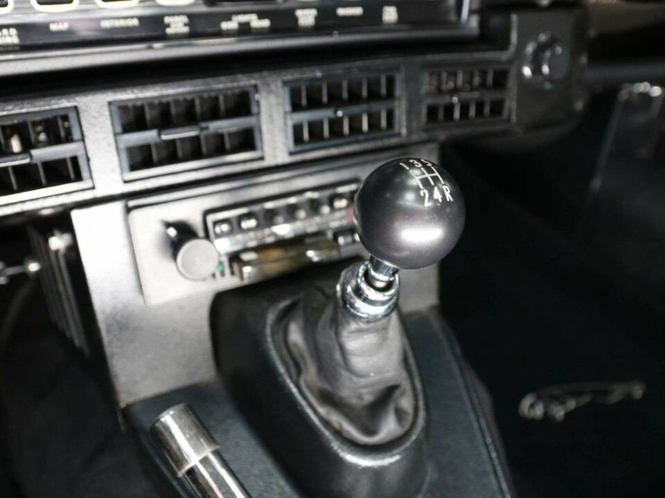 Image 20/49 de Jaguar Type E V12 (1974)