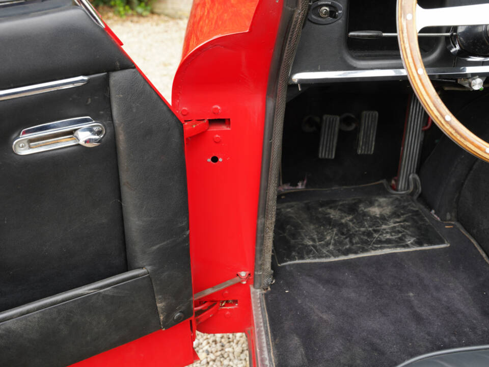 Image 11/50 of Jaguar XK 150 DHC (1960)