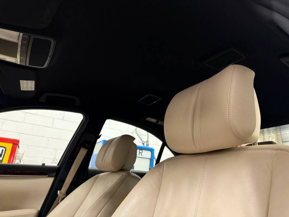 Image 11/18 of Mercedes-Benz S 450 4MATIC (2007)