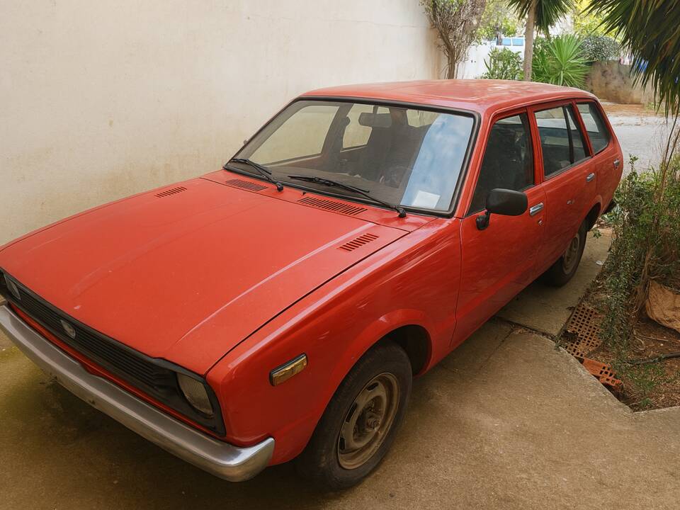 Immagine 2/11 di Toyota Corolla 1200 (1976)