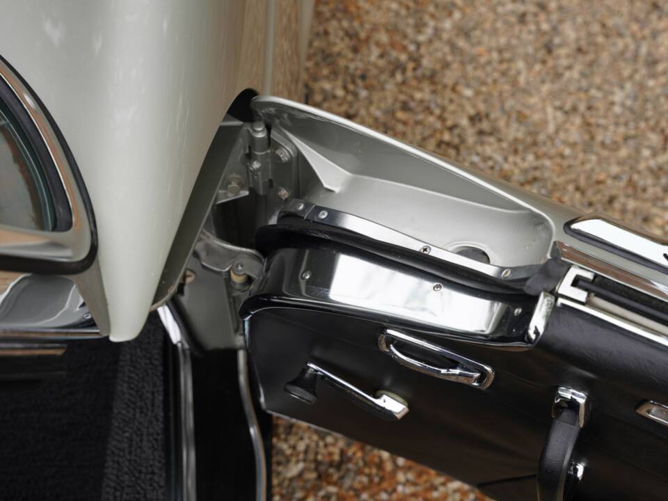 Imagen 46/50 de Mercedes-Benz 280 SL (1969)