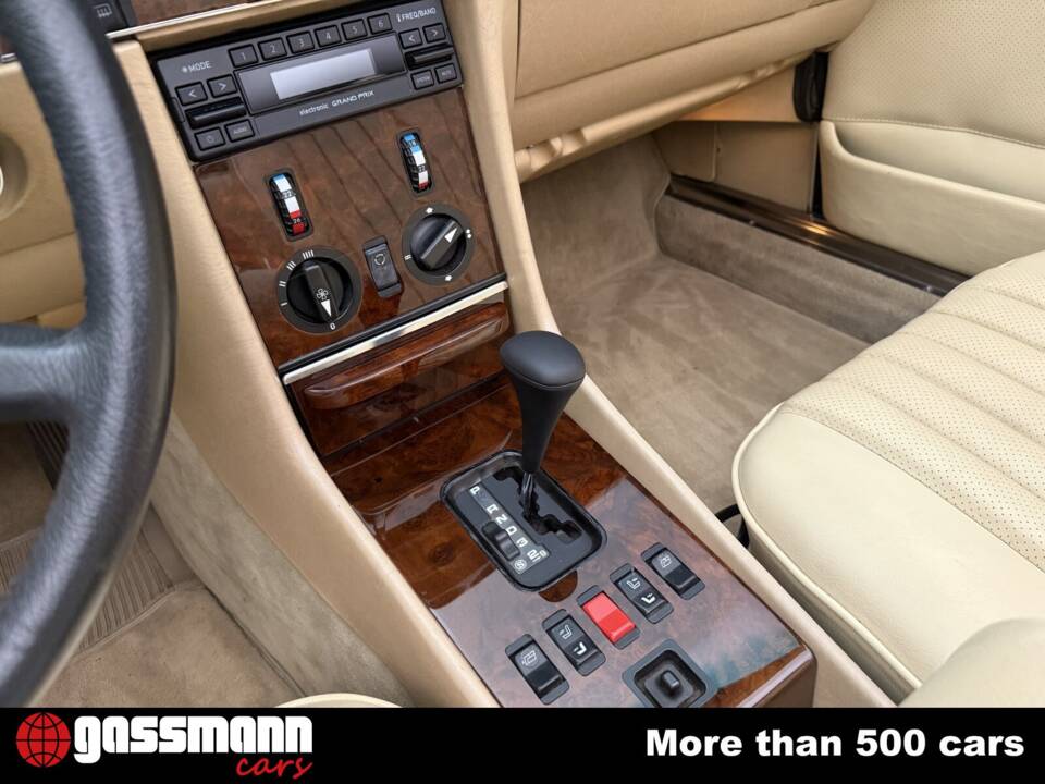 Afbeelding 15/15 van Mercedes-Benz 500 SL (1987)