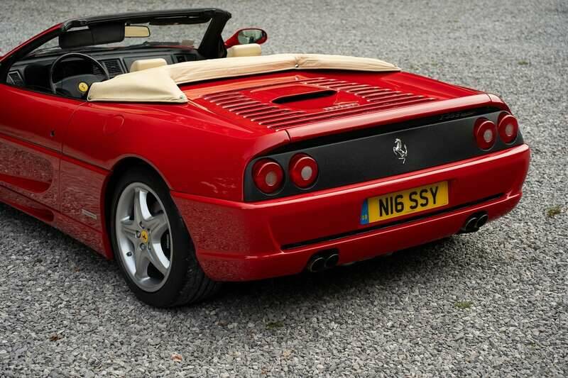 Image 8/28 of Ferrari F 355 Spider (1998)