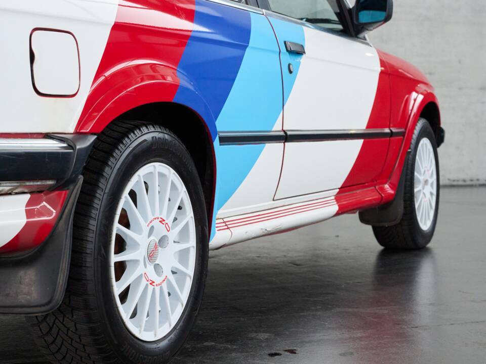 Bild 30/50 von BMW 325i (1986)