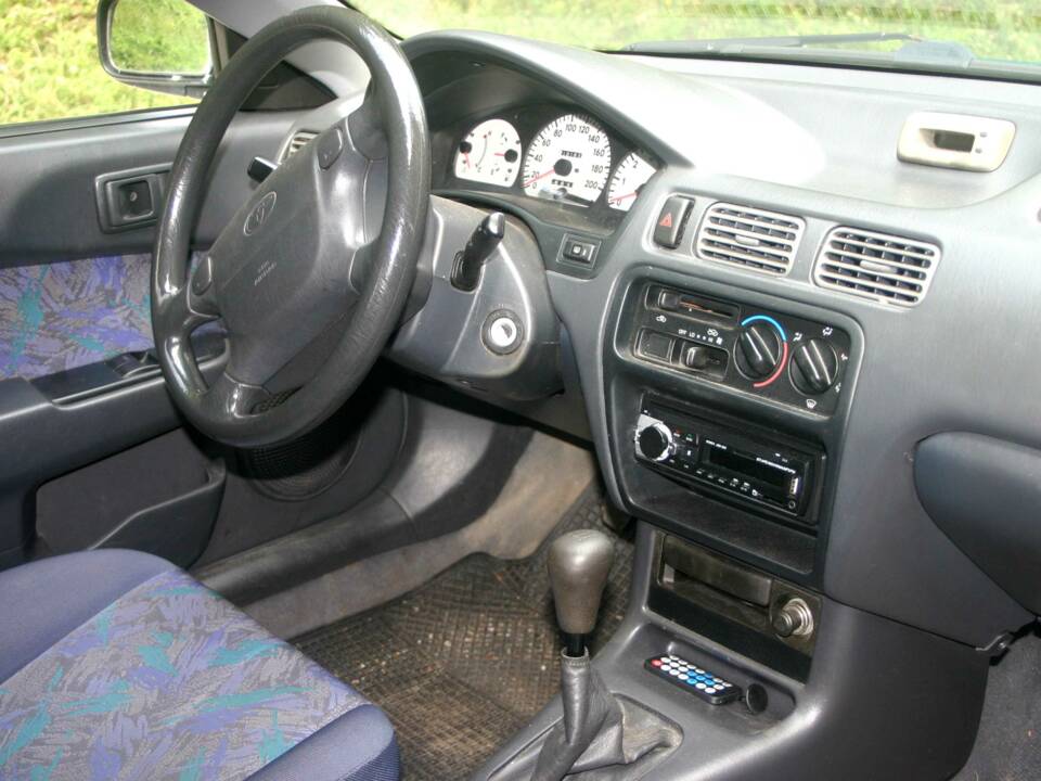 Image 21/51 of Toyota Paseo (1996)