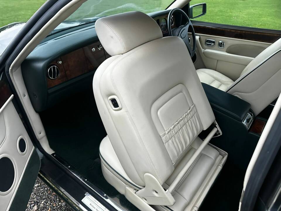 Bild 44/55 von Bentley Continental R (1992)