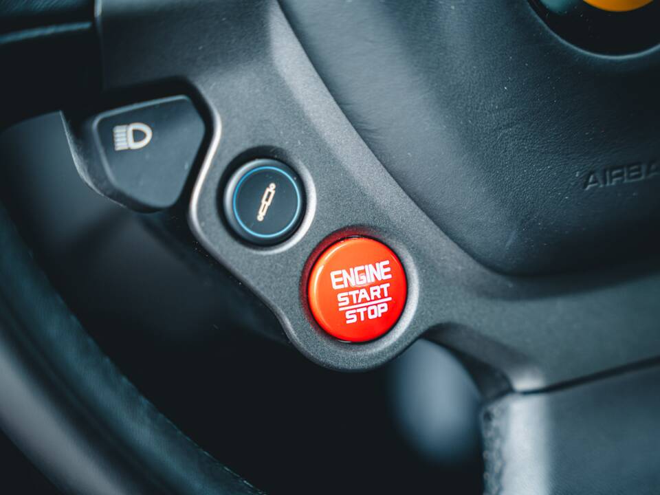 Image 30/56 of Ferrari 488 GTB (2020)