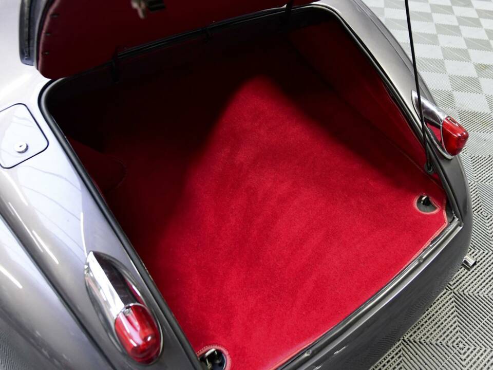 Image 45/46 of Jaguar XK 150 3.4 S OTS (1958)