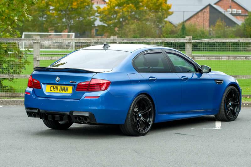 Image 11/50 of BMW M5 (2014)