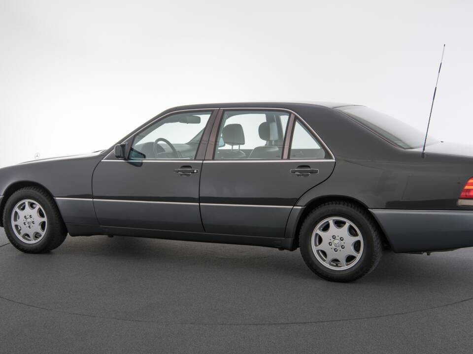 Image 2/45 of Mercedes-Benz 500 SEL (1992)