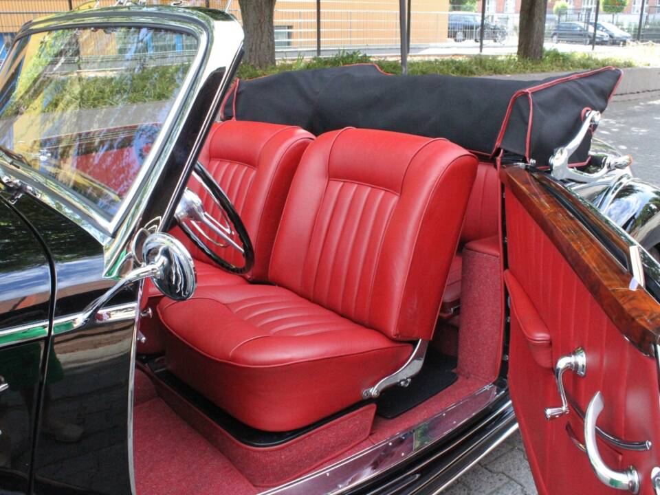 Image 13/29 of Mercedes-Benz 220 Cabriolet A (1955)