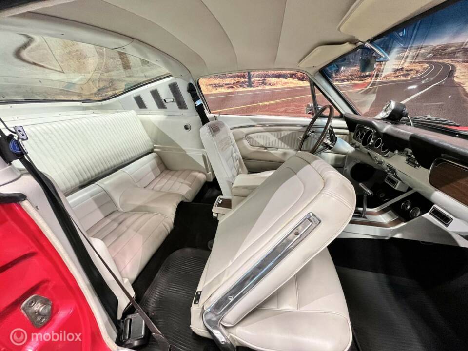 Image 25/34 of Ford Mustang 289 (1966)