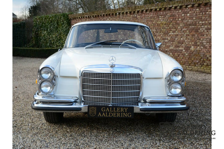 Image 45/50 of Mercedes-Benz 280 SE 3,5 (1971)