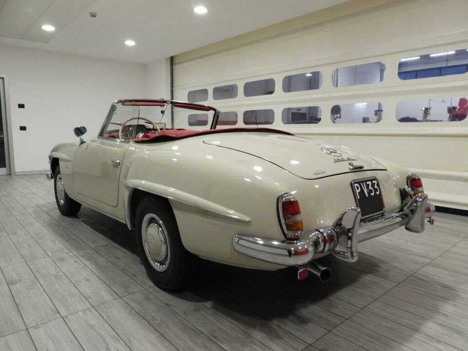 Image 3/15 of Mercedes-Benz 190 SL (1963)