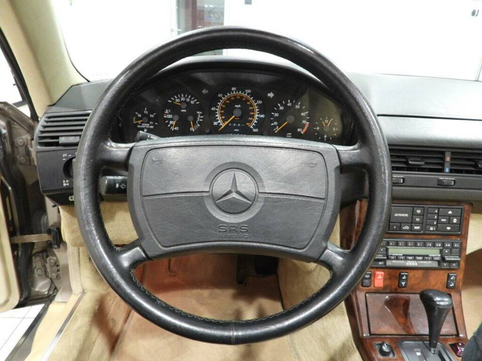 Afbeelding 6/14 van Mercedes-Benz 300 SL-24 (1990)