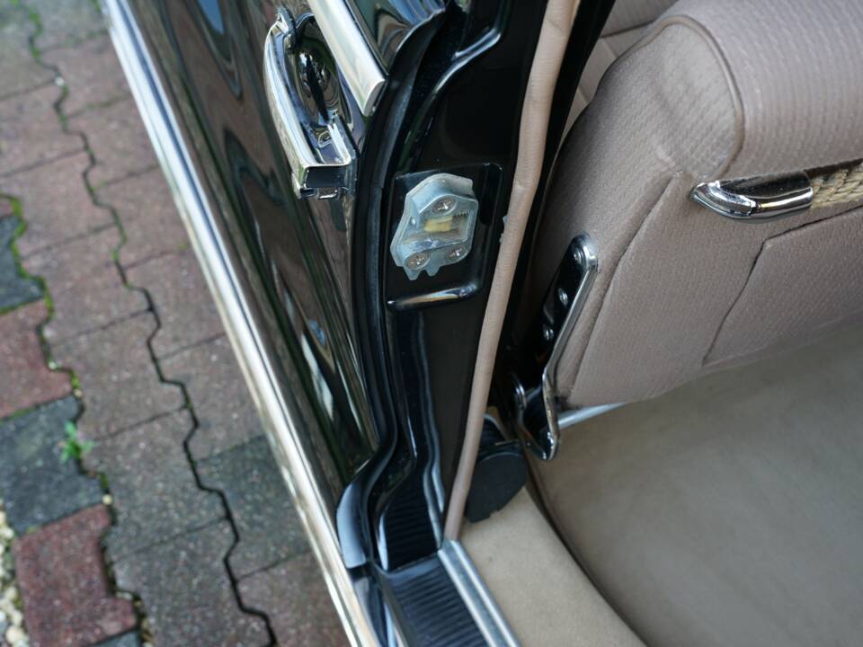 Afbeelding 37/50 van BMW 502 - 3.2 Litre (1958)