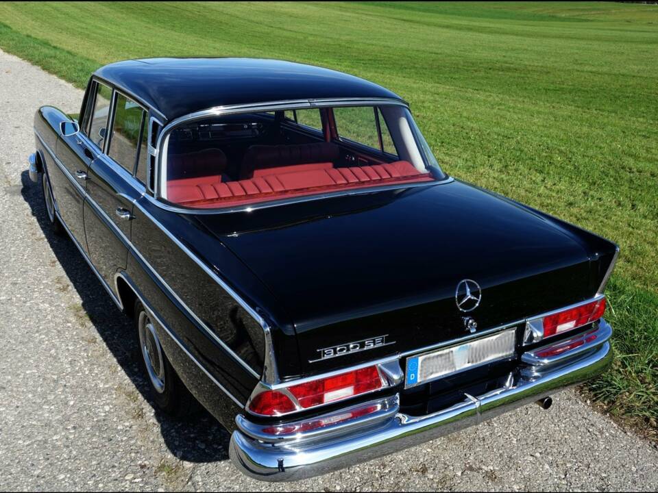 Image 5/20 of Mercedes-Benz 300 SE (1962)