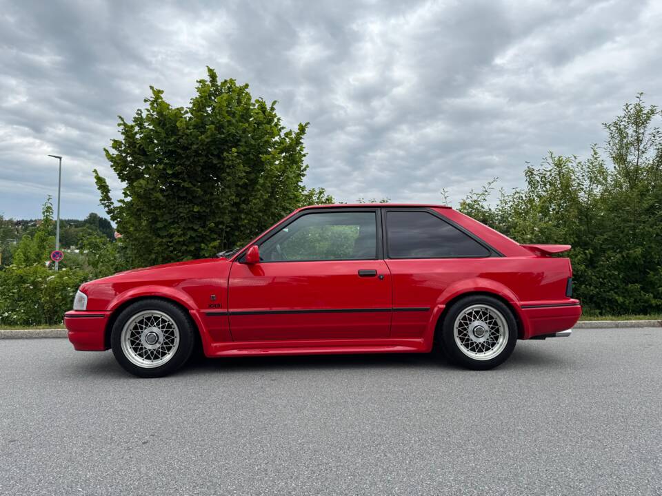 Image 6/49 of Ford Escort XR3i (1990)