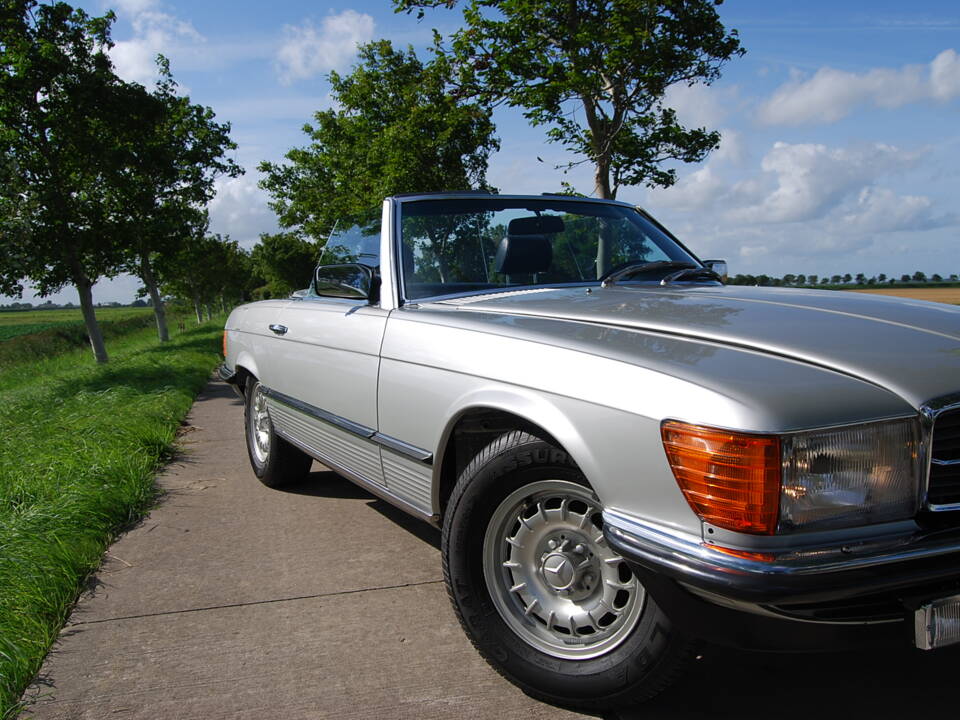 Image 15/96 of Mercedes-Benz 280 SL (1982)