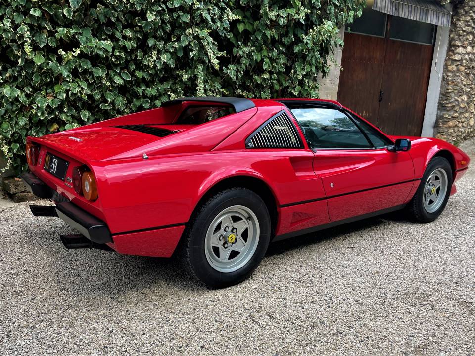 Bild 6/12 von Ferrari 208 GTS Turbo (1984)
