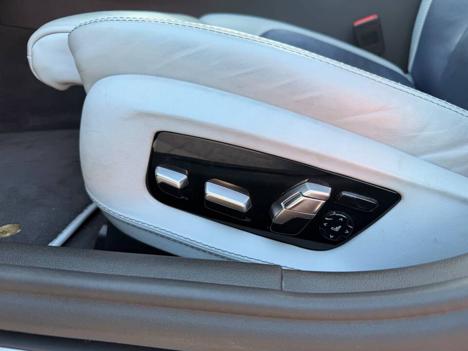 Image 11/22 of ALPINA B5 Touring Biturbo AWD (2018)